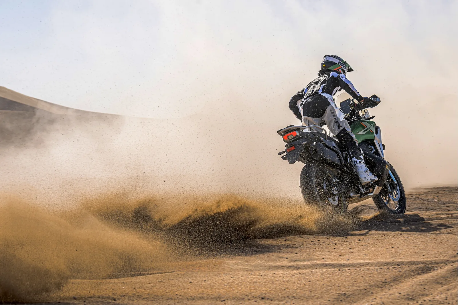 CFMOTO 1000MT-X — fotografia 1