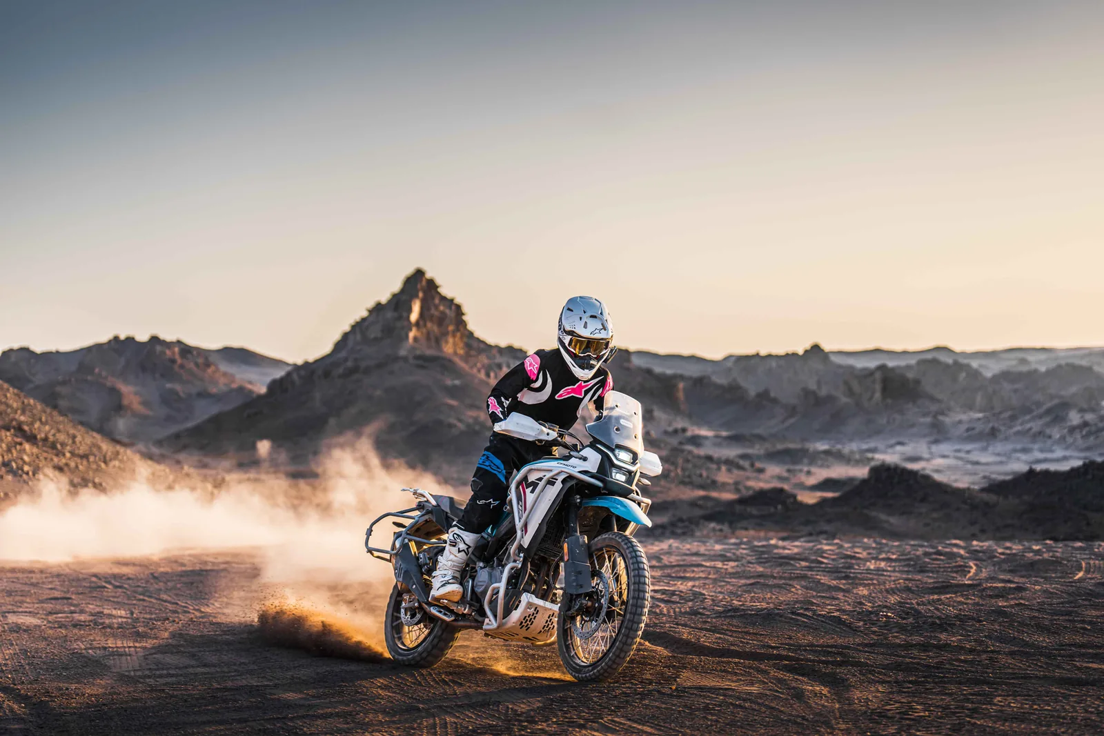 CFMOTO 450MT-R / RX — fotografia 11